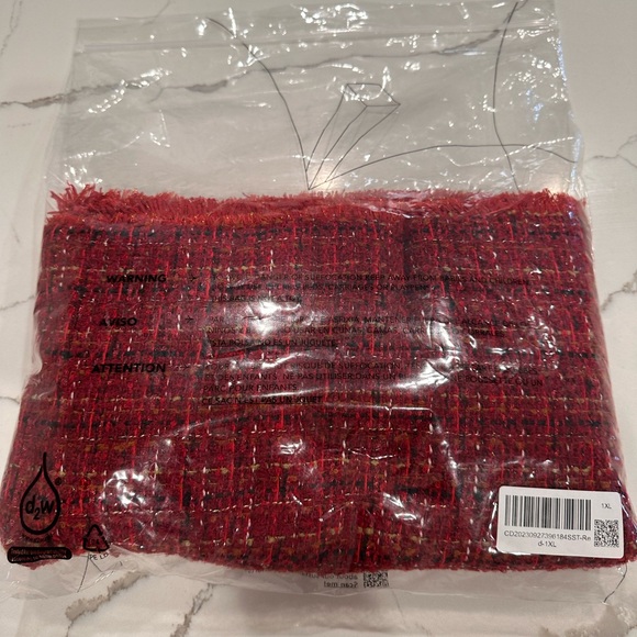 🌸Cider Size 1x Mini Skirt. Red with sparkle. NWT🌸 - Picture 3 of 7